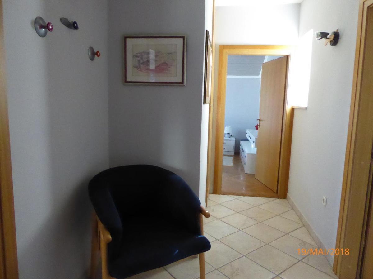 Apartmani Dubasnica Malinska Exterior photo